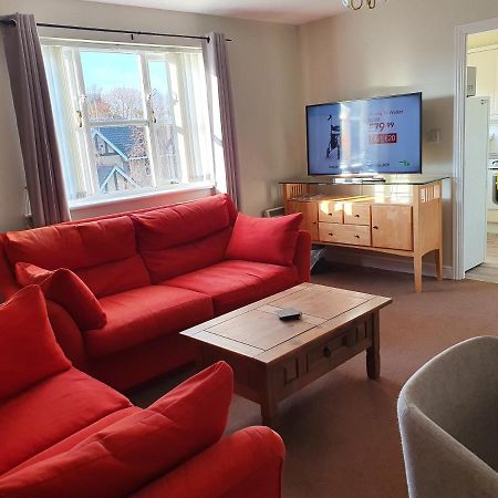 Entire 2 Bedroom Apartment Free Parking Saffron Walden Bagian luar foto