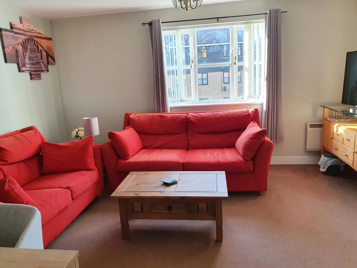 Entire 2 Bedroom Apartment Free Parking Saffron Walden Bagian luar foto